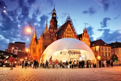 Namiot sferyczny we Wrocławiu